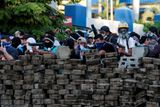Teď je hlavním požadavkem Nikaragujců pád prezidenta a jeho choti. Demonstrace pořádají hlavně univerzitní studenti.