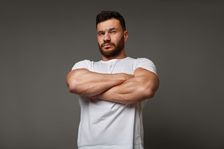 Kdo má víc testosteronu, vydělává víc, ukazuje studie. Češi ho mají nejmíň v Evropě