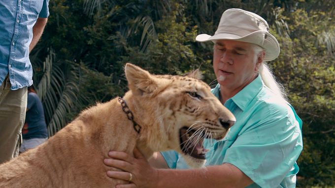 Druhá řada seriálu Pán tygrů je na Netflixu s českými titulky.