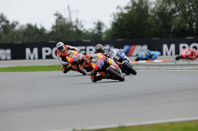 Motocyklový jezdec Casey Stoner z Austrálie na GP České republiky v Brně 2011.