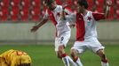 Fotbal, Gambrinus liga, Slavia - Dukla: Martin Juhar (9) a Rudolf Skácel - Tomáš Borek