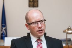 Sobotka: Tajné služby včetně BIS musí posílit a nabrat lidi