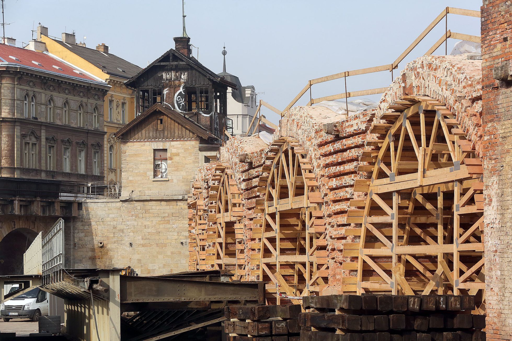 Negrelliho viadukt během rekonstrukce. Únor 2018