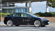 16. Tesla Model 3 - 397 780 kusů. Nejvýše posazený čistý elektromobil nese logo automobilky Tesla, přičemž Model 3 je oblíbený jak v USA, tak i v Evropě. Navíc by se měl ještě letos začít vyrábět i v nové Gigafactory v Berlíně.