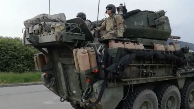 Americký vojenský konvoj projíždí přes Česko. Míří na cvičení v Pobaltí