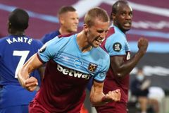 Součkovi gól neuznali, ale pak se v Anglii konečně poprvé trefil. West Ham vyhrál