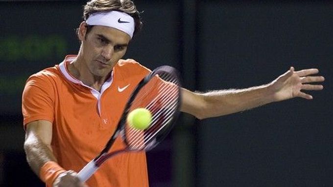 Roger Federer prohrál hned v prvním zápase po návratu na kurty