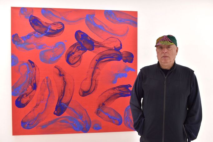 Jiří Georg Dokoupil na své výstavě v Kalina Gallery.