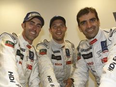 Vítězná posádka: Australan David Brabham, Rakušan Alexander Wurz a Španěl Marc Gené.