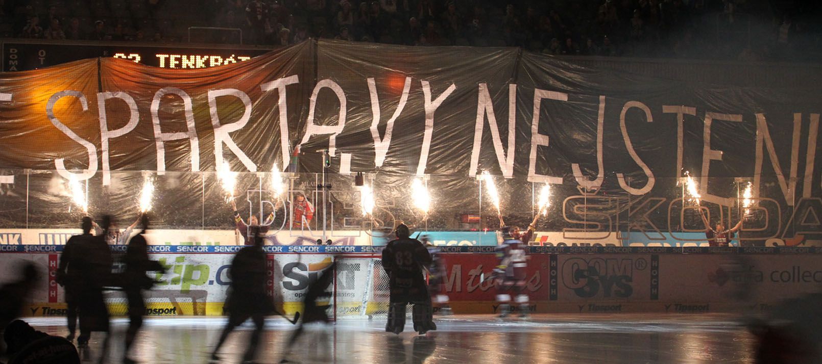 Sparta - Brno (choreo fanoušků Sparty "My jsme Sparta, vy nejste nic")