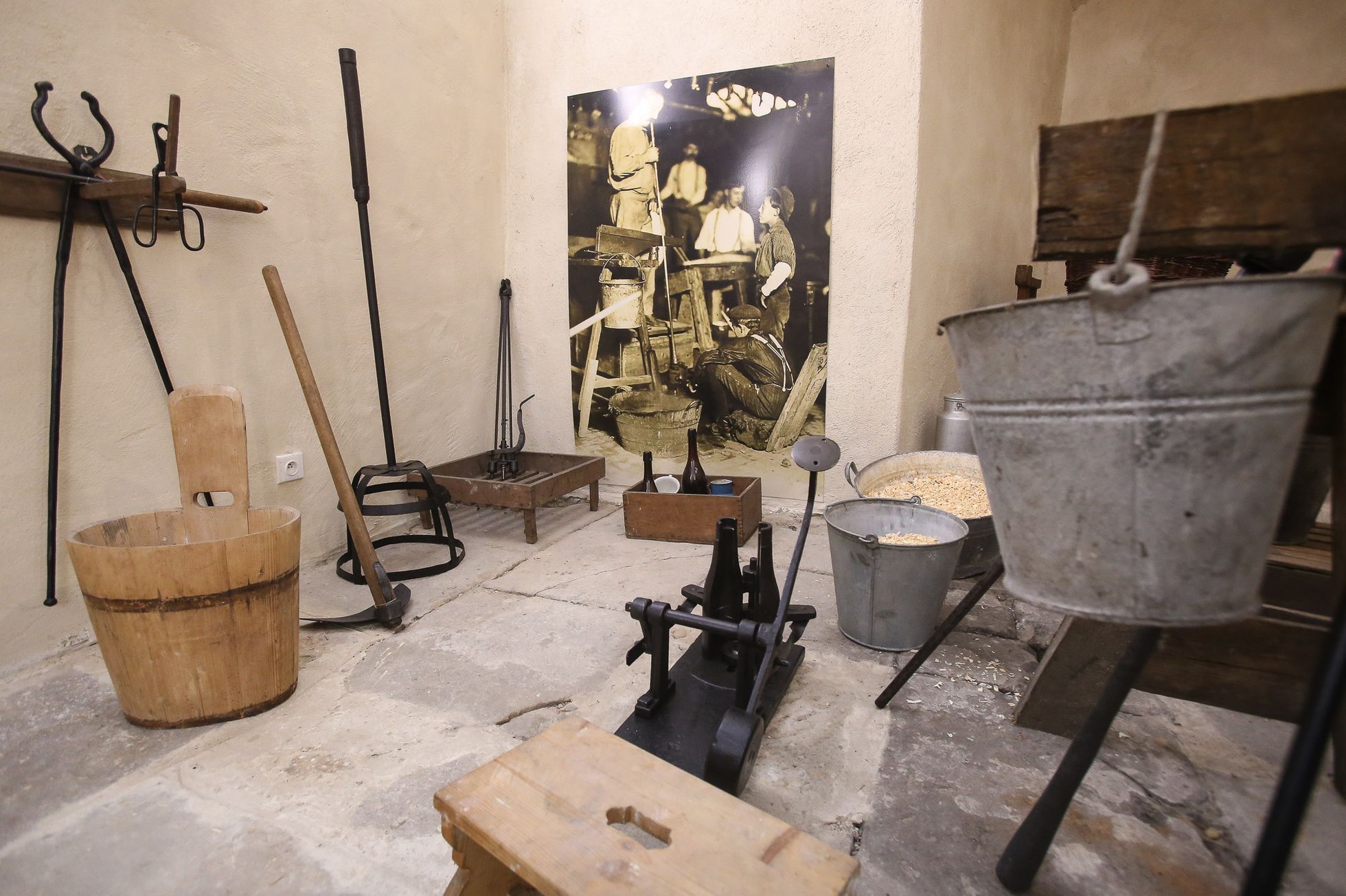 Výstava historie pivních lahví do druhé světové války, zámek Děčín