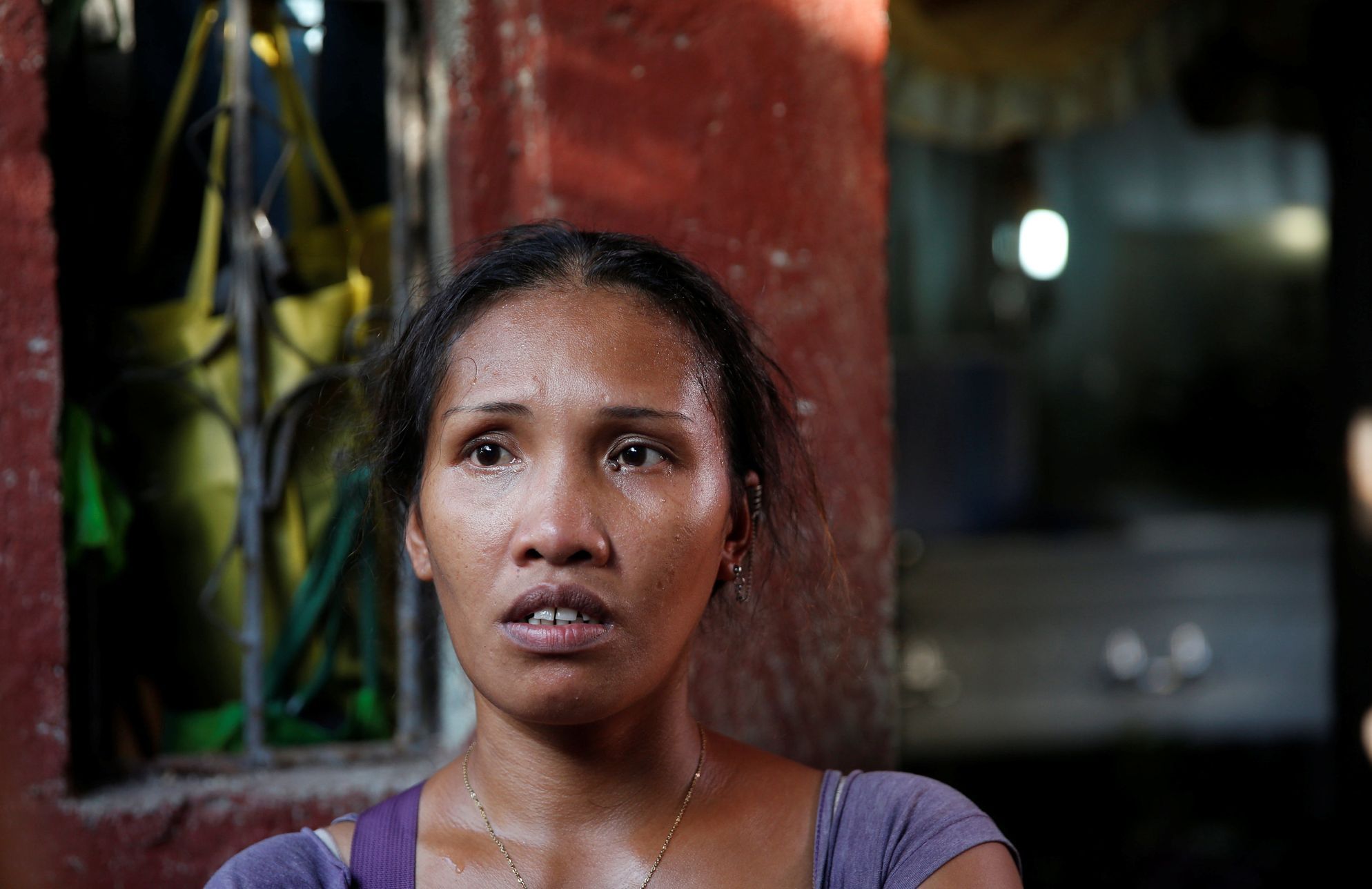 Matka chlapce zabitého při razii proti drogám, Filipíny