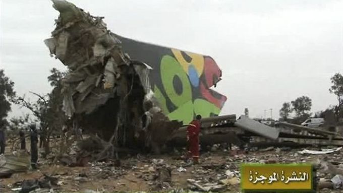 Vrak zříceného libyjského letadla.