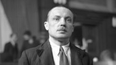 Karel Čurda na snímku z procesu, který jej roku 1947 odsoudil k smrti.