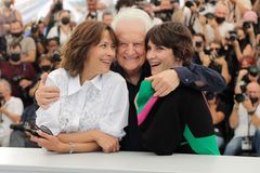 Reportáž z Cannes: Ani pro eutanazii, ani proti. Ozon o ní natočil komedii