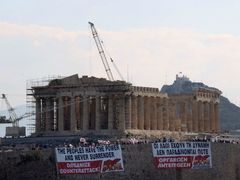 Práci zastavit, transparenty vybalit, zavelely řecké odbory.
