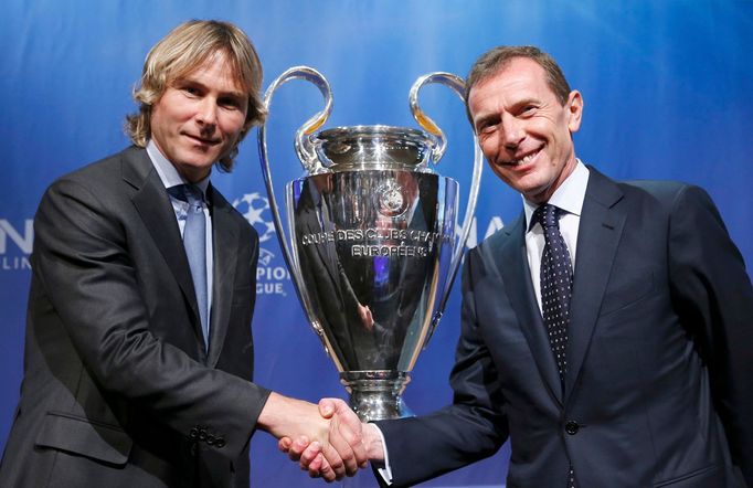 Pavel Nedvěd (Juventus) a Emilio Butragueno (Real) po losu semifinále LM 2015