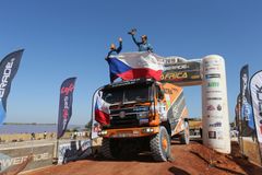 Soutěž do Dakaru letos pojedou tři české posádky. Tomečka doplní Valtr a Zapletal