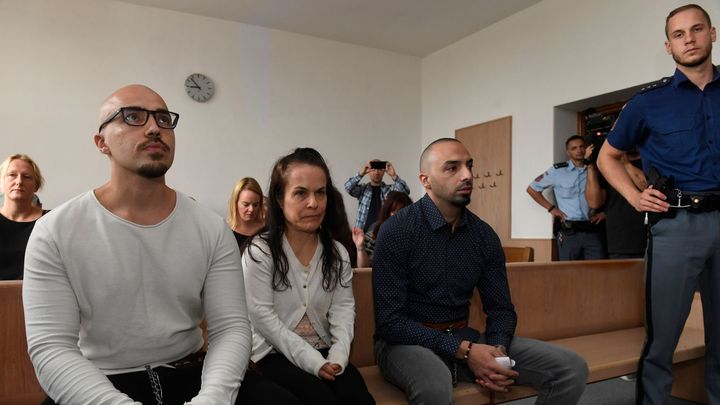 Za zbití číšníka chce žalobkyně pro Nizozemce vyšší trest. Soud počká na nový posudek