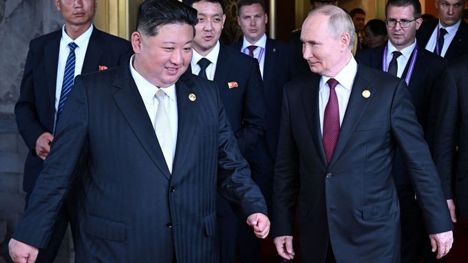 Vladimir Putin a Kim Čong-un.