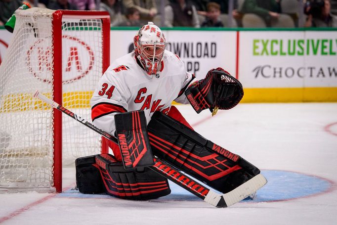 Petr Mrázek (Carolina Hurricanes)