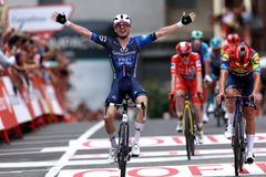 Gaudu porazil na Vueltě dánské duo. Držitele červeného dresu určilo pomocné kritérium