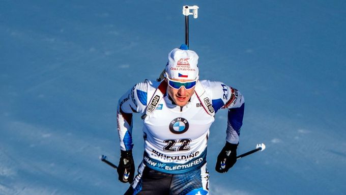 Český biatlonista Ondřej Moravec na trati sprintu Světového poháru v Ruhpoldingu
