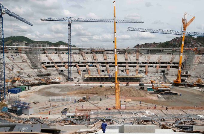 Rekonstrukce největšího stadionu na světě Maracaná v brazilském Rio de Janeiru před MS 2014.