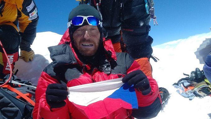 Cesta na Mt. Everest nikdy nebude snadná, jste tam na návštěvě, ta výška není slučitelná se životem, říká horolezec Ivo Grabmüller.