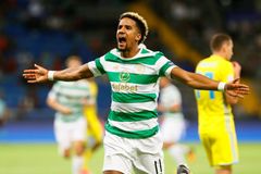 Zeleno-bílá radost. Fotbalisté Celticu Glasgow získali posedmé v řadě skotský titul