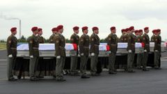 Přílet letadla s ostatky vojáků zabitých v Afghánistánu