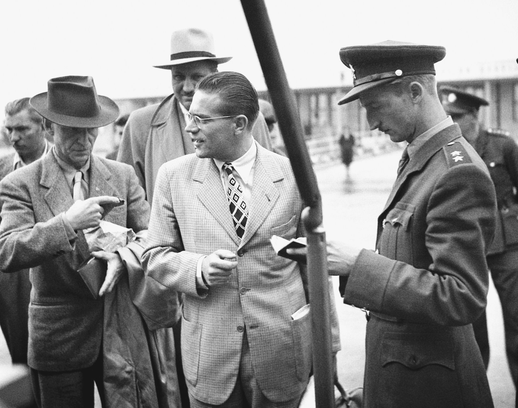 Jednorázové užití / Fotogalerie / Před 100 lety se narodil československý tenista Jaroslav Drobný