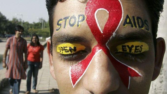 Ve světě se  HIV denně nakazí 6800 lidí. Nejvíc jich je v Africe.