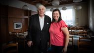 Hoteliér Jaroslav Rychecký s dcerou Kateřinou.