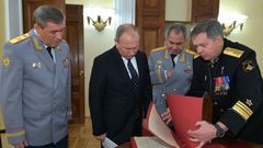 Vladimir Putin, Valerij Gerasimov, Igor Kosťukov a Sergej Šojgu