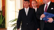 Na Pražský hrad přivedl své ministry.