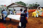 Liberijci uplácejí, aby si mohli nechávat těla obětí eboly