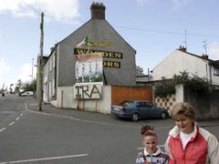 Vzpomínky na IRA jsou v Severním Irsku všudypřítomné.