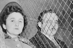 Popraveni za špionáž. Důkazy o Rosenbergových byly tajné, manželé trvali na nevině
