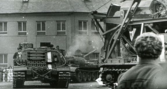 Sovětské jednotky v Jičíně v srpnu 1968.