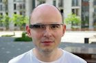 Dva týdny s Google Glass. Časté nabíjení a pálení za uchem