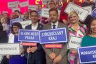 Váhající budou nakonec volit jako vždycky: skrze vlastní peněženku, soudí politolog