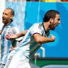 MS 2014, Argentina-Belgie: Gonzalo Higuain - Kevin De Bruyne (7) a Vincent Kompany