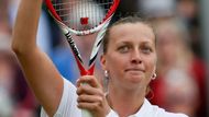 Tleská nejen Petra Kvitová, ale i všichni čeští tenisoví fanoušci. Kromě ní ponesou středoevropskou trikolóru do čtvrtfinále Wimbledonu i Lucie Šafářová a Barbora Záhlavová-Strýcová.