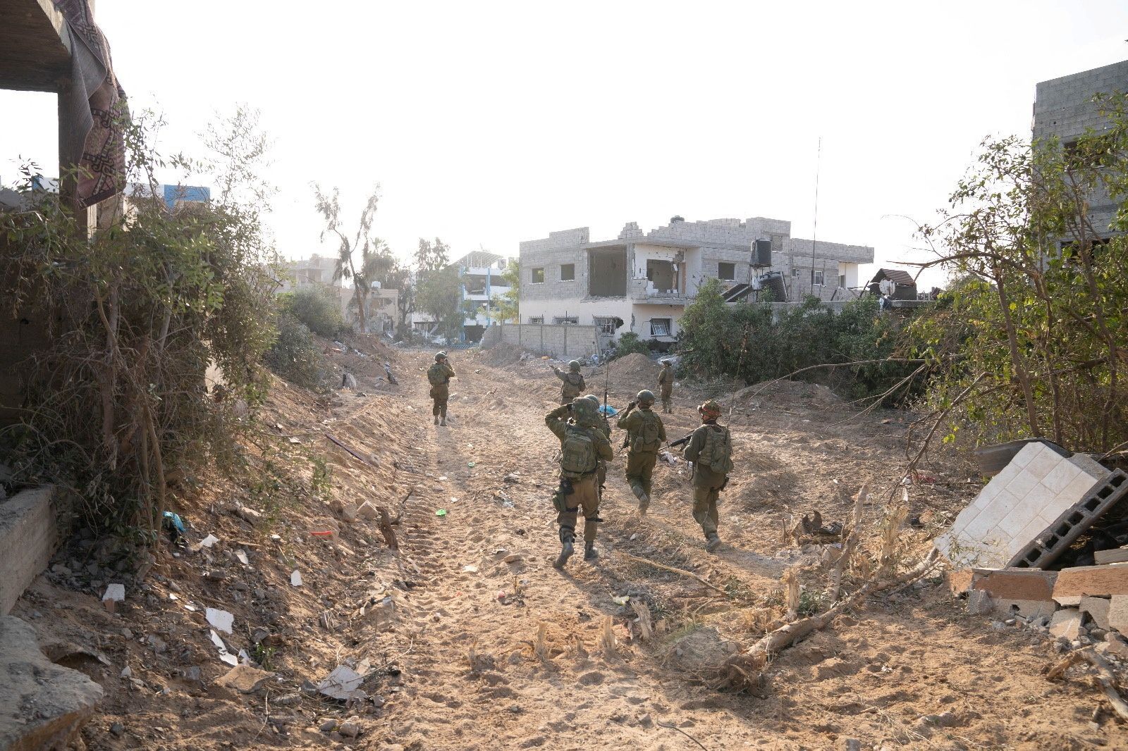 Izraelští vojáci na severu Pásma Gazy.