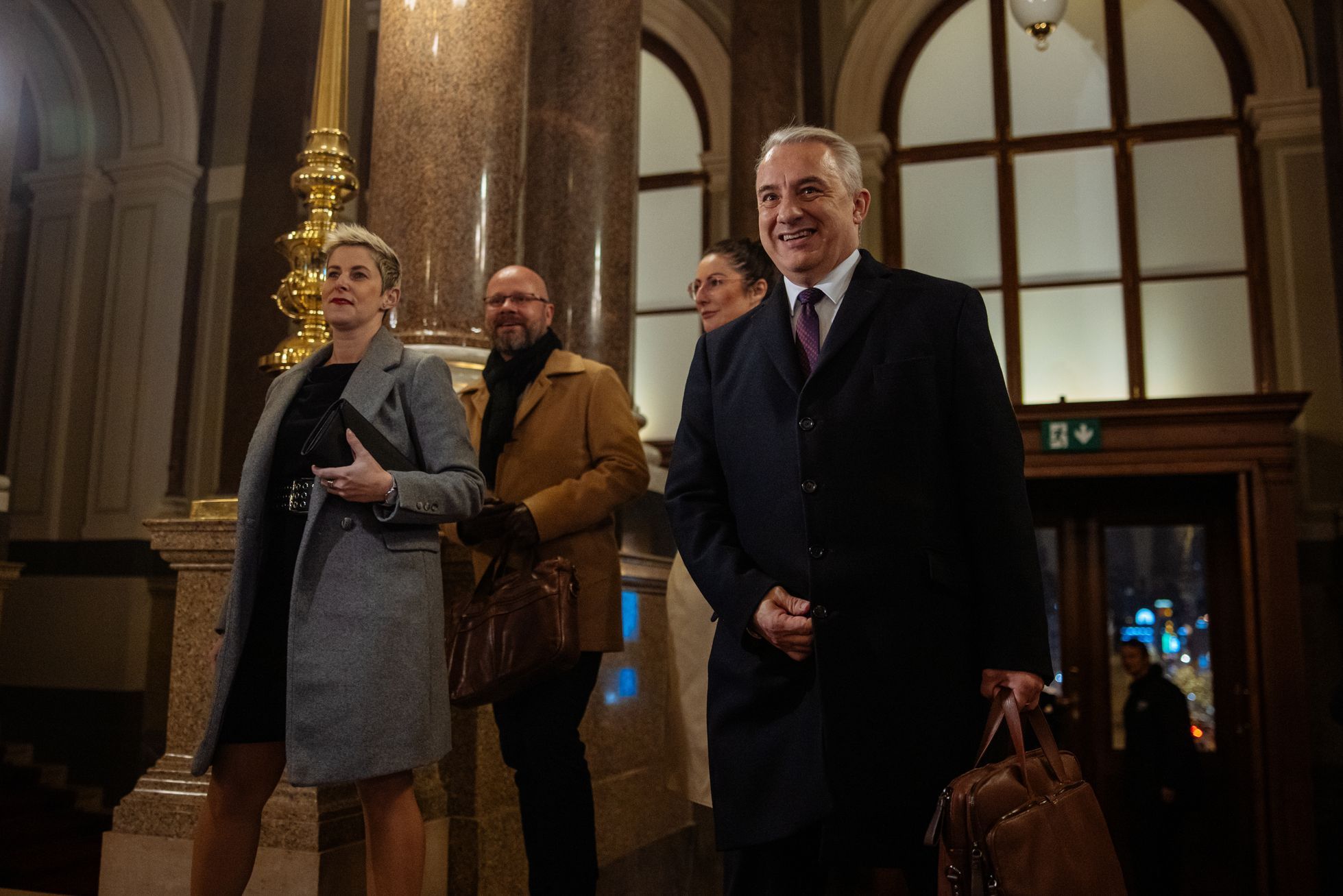 Superdebata, Středula