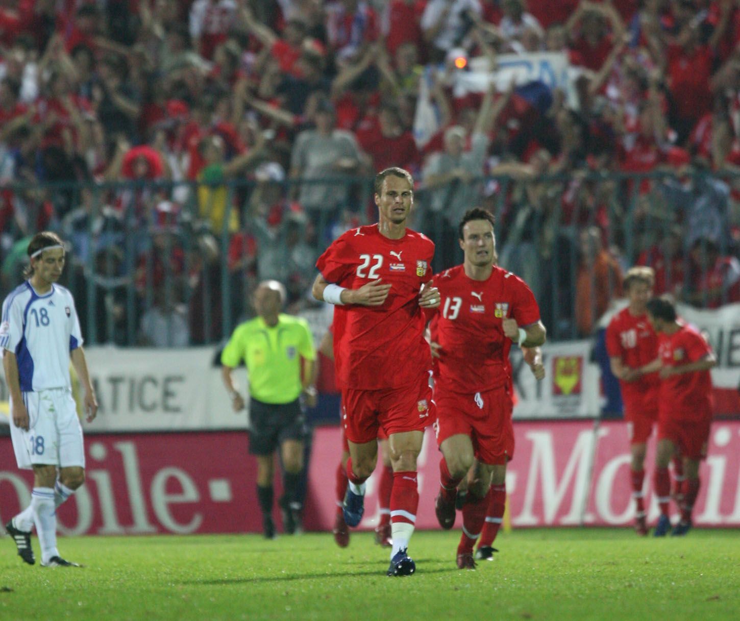 Čeští fotbalisté v utkání proti Slovensku