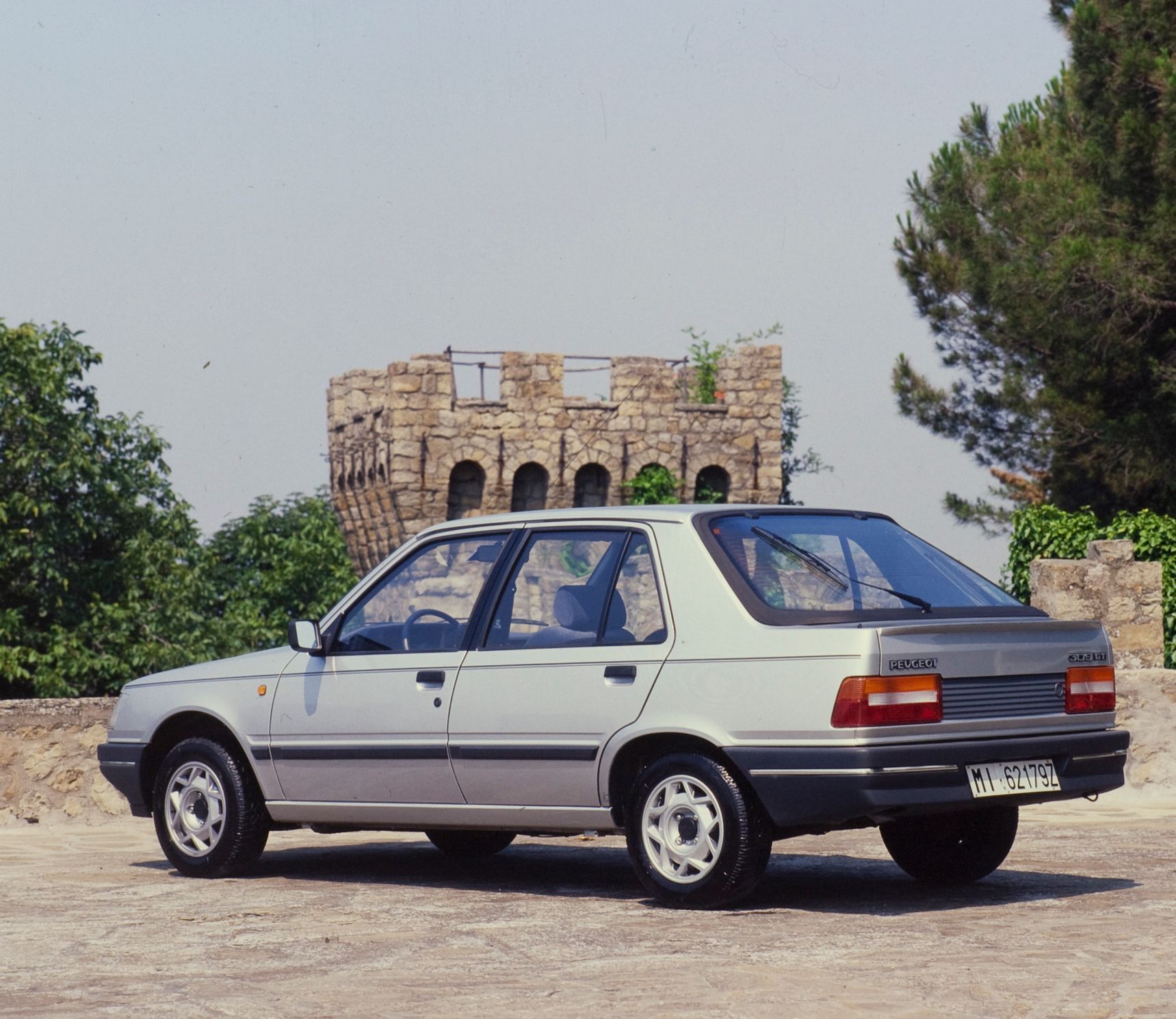 Peugeot 309
