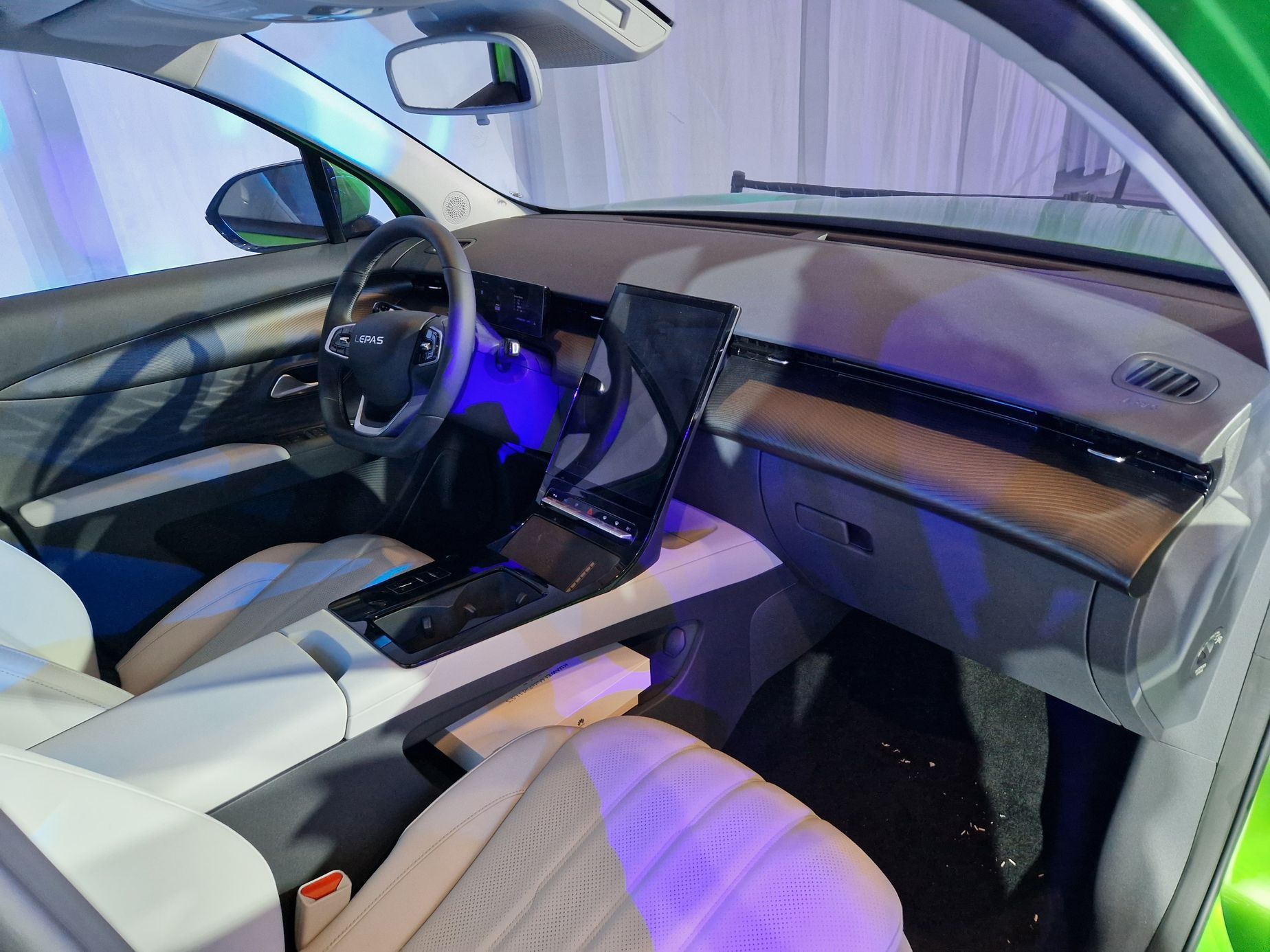 Představení automobilky Lepas