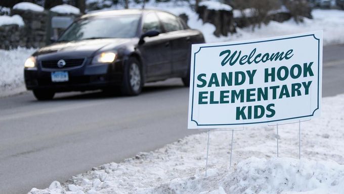 Děti z Newtownu se vracejí do školy. Poprvé od masakru